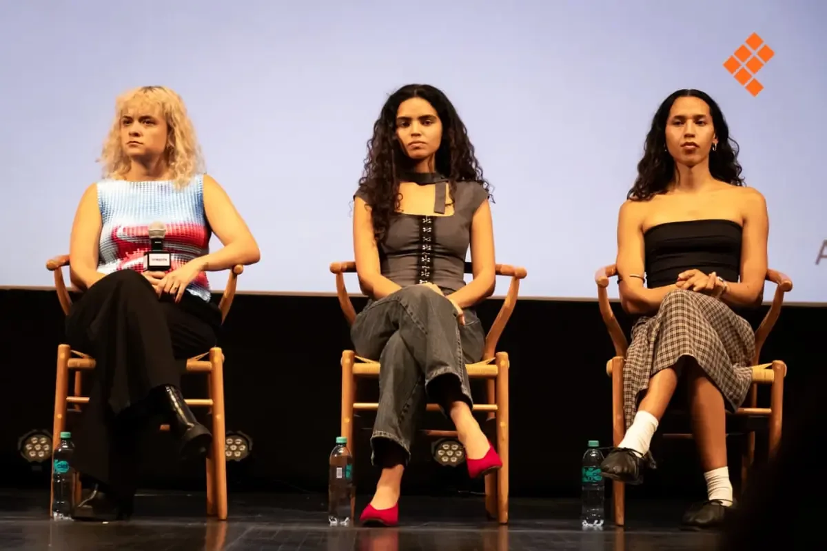 La directora estudia la amistad y la empatía ante la violencia en su obra presentada en el FICM.