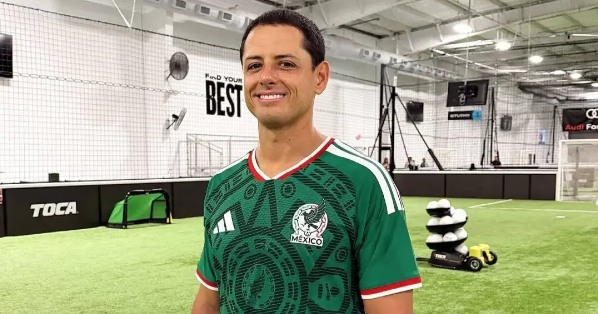 El goleador histórico de la Selección se muestra nostálgico al portar el uniforme nacional.