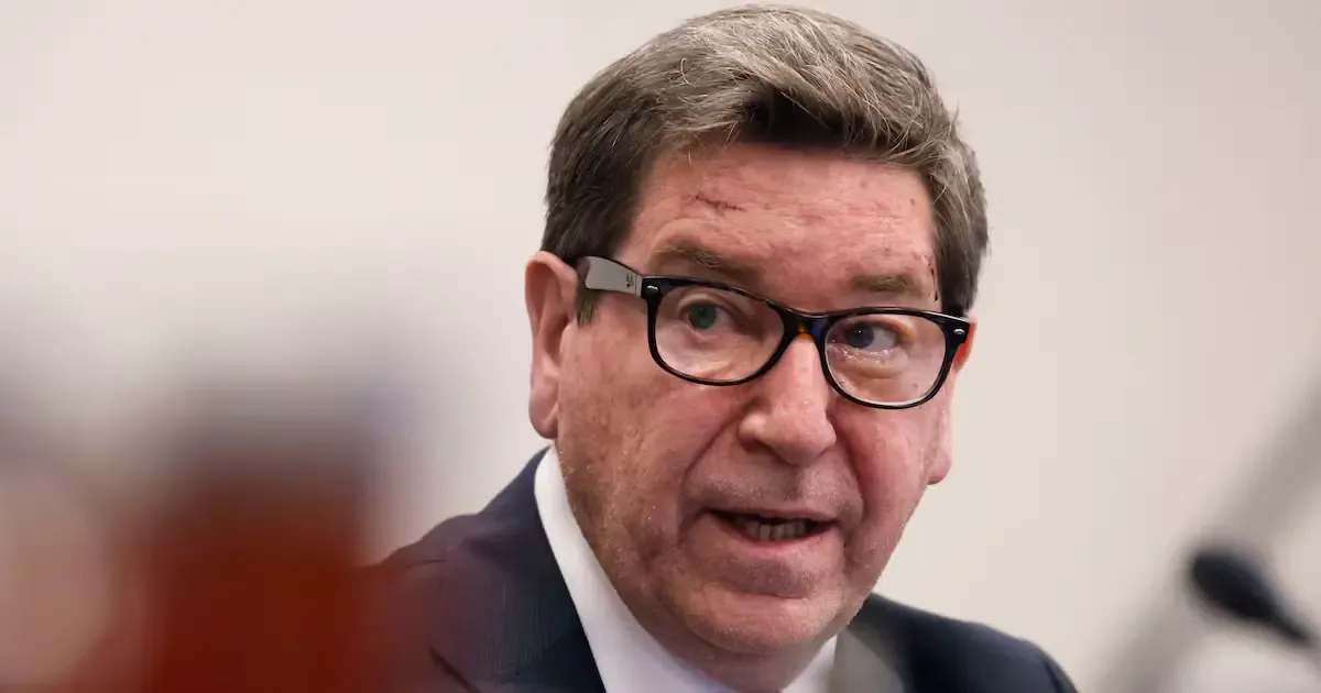 El ministro de Minería hace un llamado a los legisladores para apoyar la megarreforma propuesta por el gobierno.