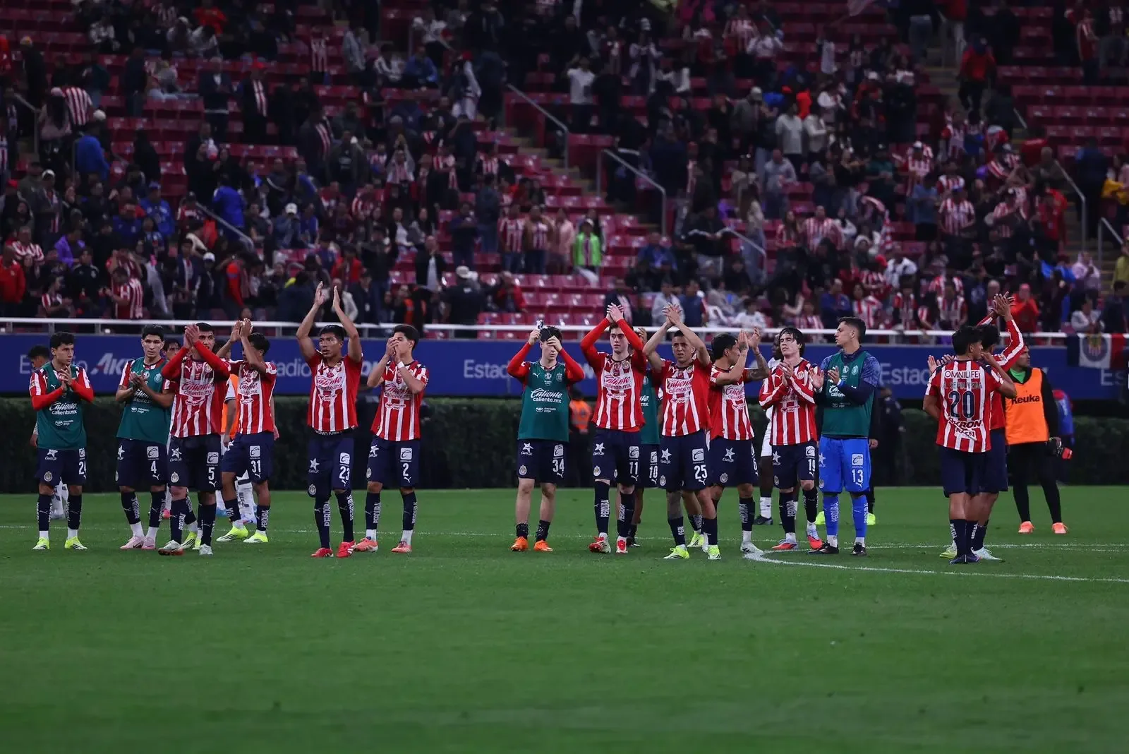 Chivas busca igualar el récord de su mejor inicio de torneo en 16 años.