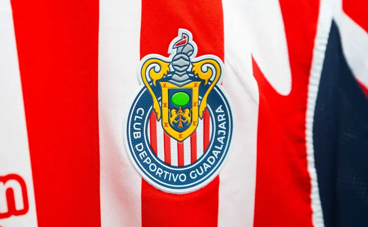 El club Guadalajara prepara su debut con la nueva indumentaria en un amistoso.