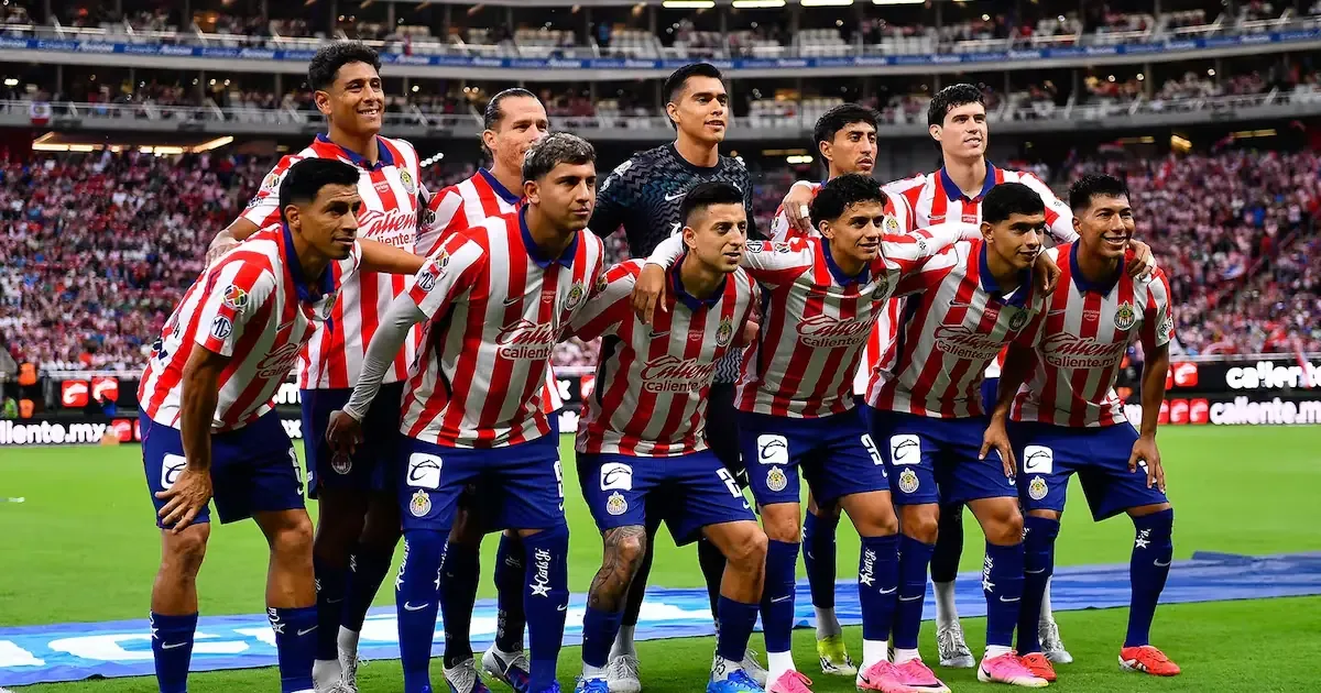 Chivas se ajusta su alineación ante FC Juárez tras la lesión de Govea en el inicio del Apertura 2026.