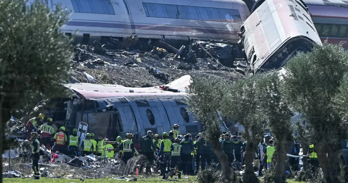 El choque ocurrió cerca de la estación de Urda, en Toledo, y se teme que el número de víctimas aumente.