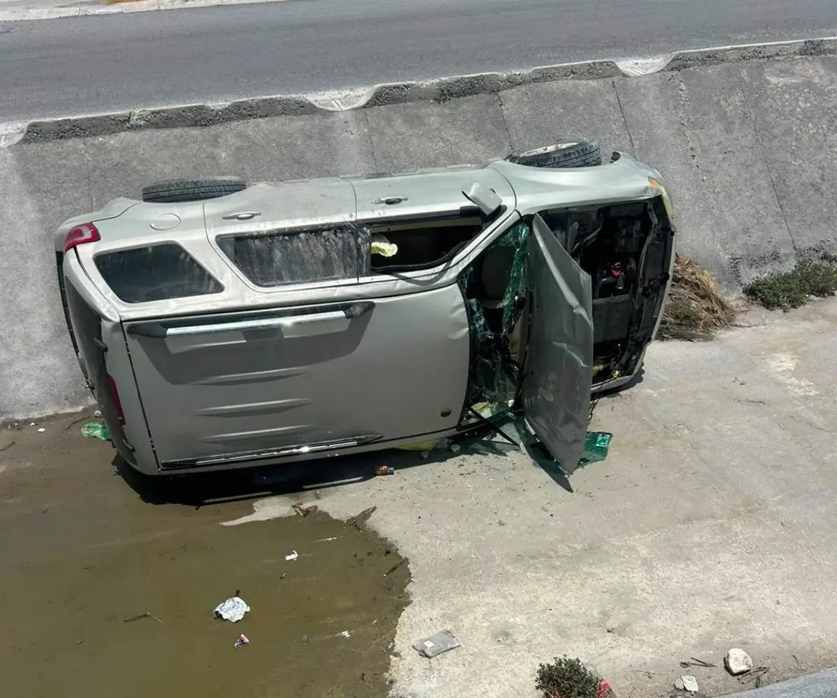 El accidente ocurrió en el fraccionamiento Puerta Grande, afectando la circulación y generando movilización de cuerpos de emergencia.