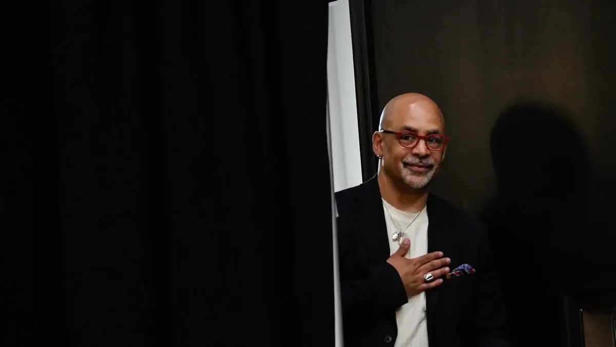 El candidato Chris Rabb propone un cambio radical en las instituciones estadounidenses.