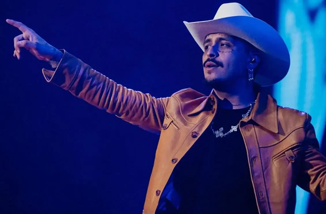 Christian Nodal en su presentación en La Plaza de Toros "La México".