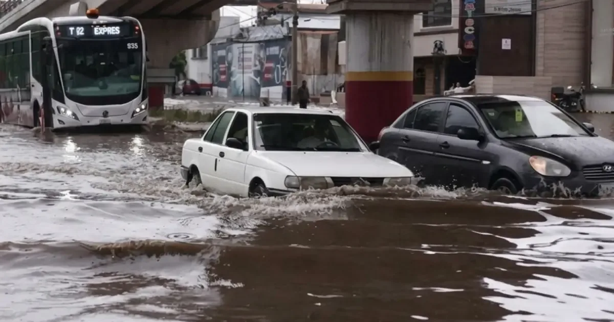 La tormenta tropical Marie podría convertirse en huracán y causar graves inundaciones en varias entidades.