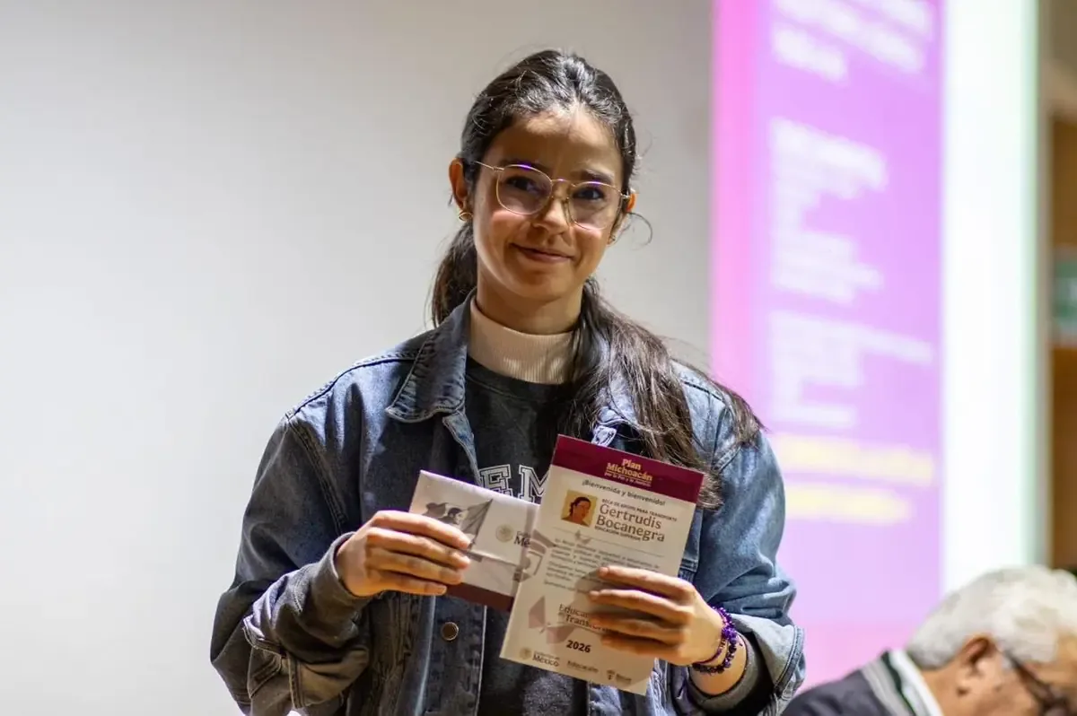 La Beca Gertrudis Bocanegra apoya a estudiantes de educación superior en Michoacán con un monto bimestral.