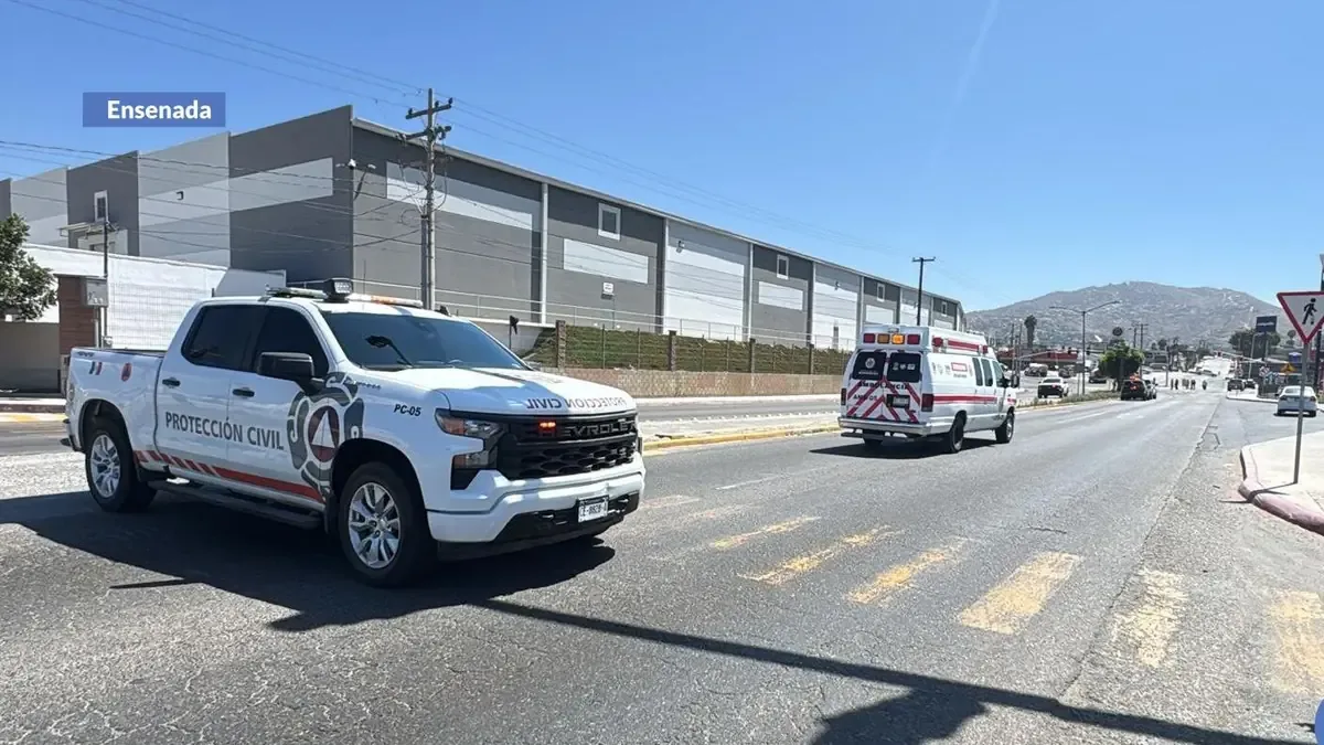 Autoridades mantienen operativo de seguridad mientras controlan la fuga de gas en una zona concurrida.