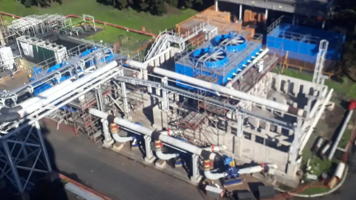 La clausura de la planta de Cabot marca el fin de una era industrial en la ciudad y afecta a familias locales.