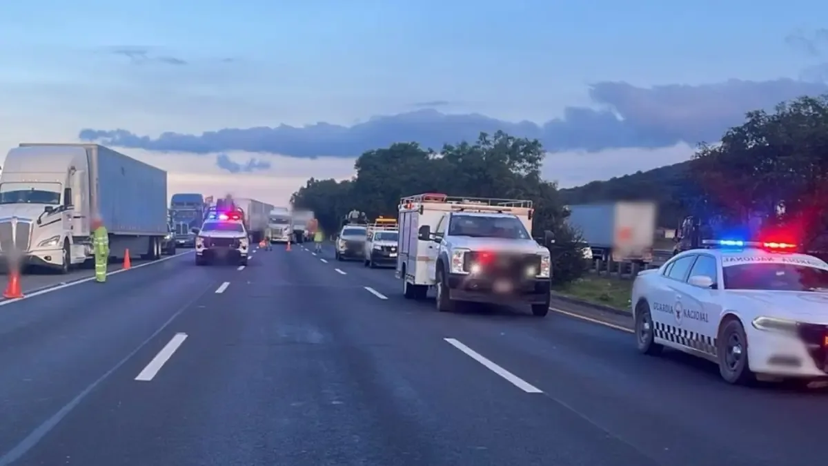 Un accidente bloquea el acceso a Querétaro en la autopista México-Querétaro este viernes.