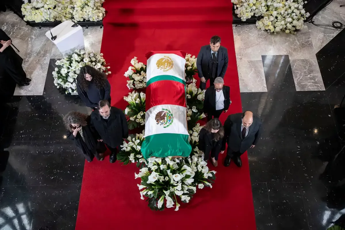 La presidenta Claudia Sheinbaum propone que sus restos sean trasladados a la Rotonda de las Personas Ilustres.