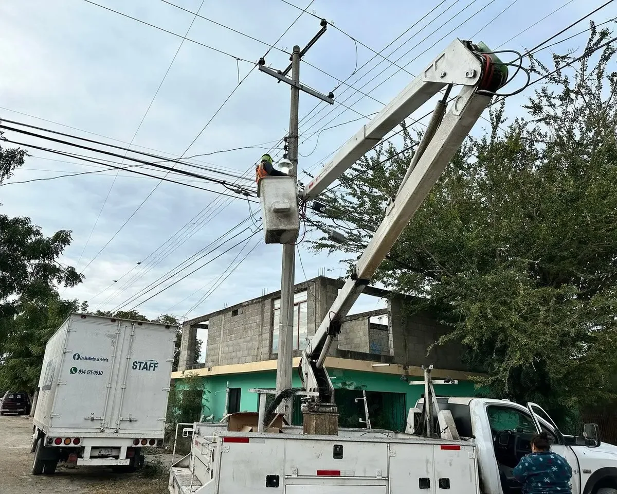 Ciudad Victoria implementa nuevas luminarias para mejorar la seguridad pública.