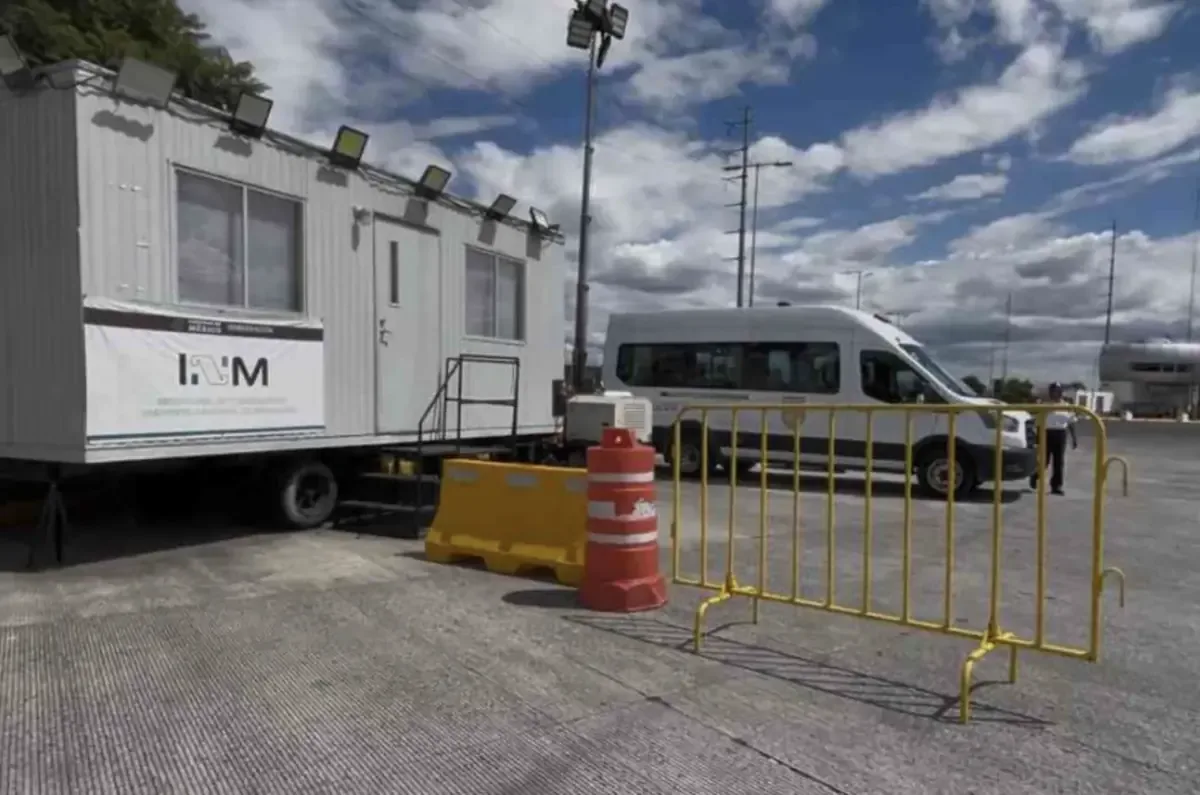 Ciudadanos cuestionan el uso de unidades de transporte público originarias del estado.