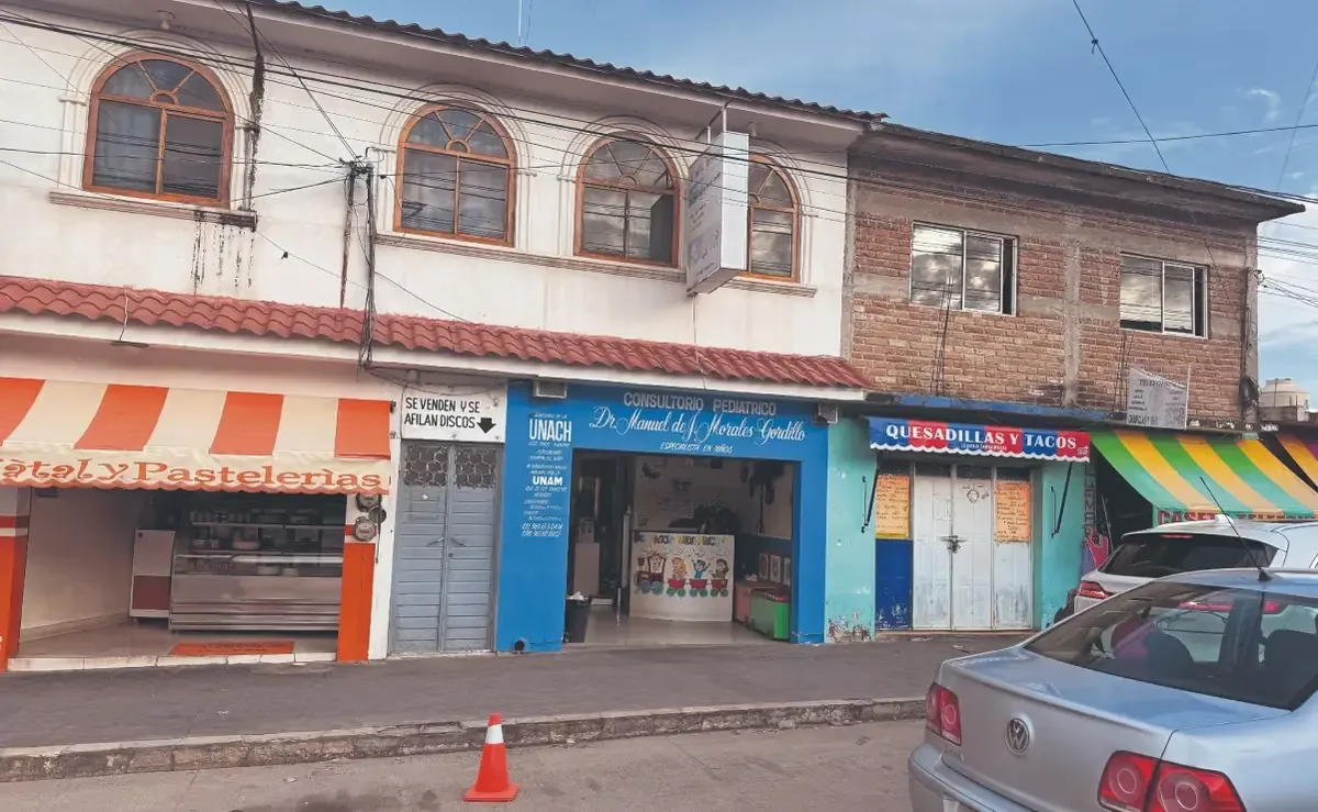 La falta de atención oportuna en clínicas públicas impulsa el uso de servicios privados en Comitán.