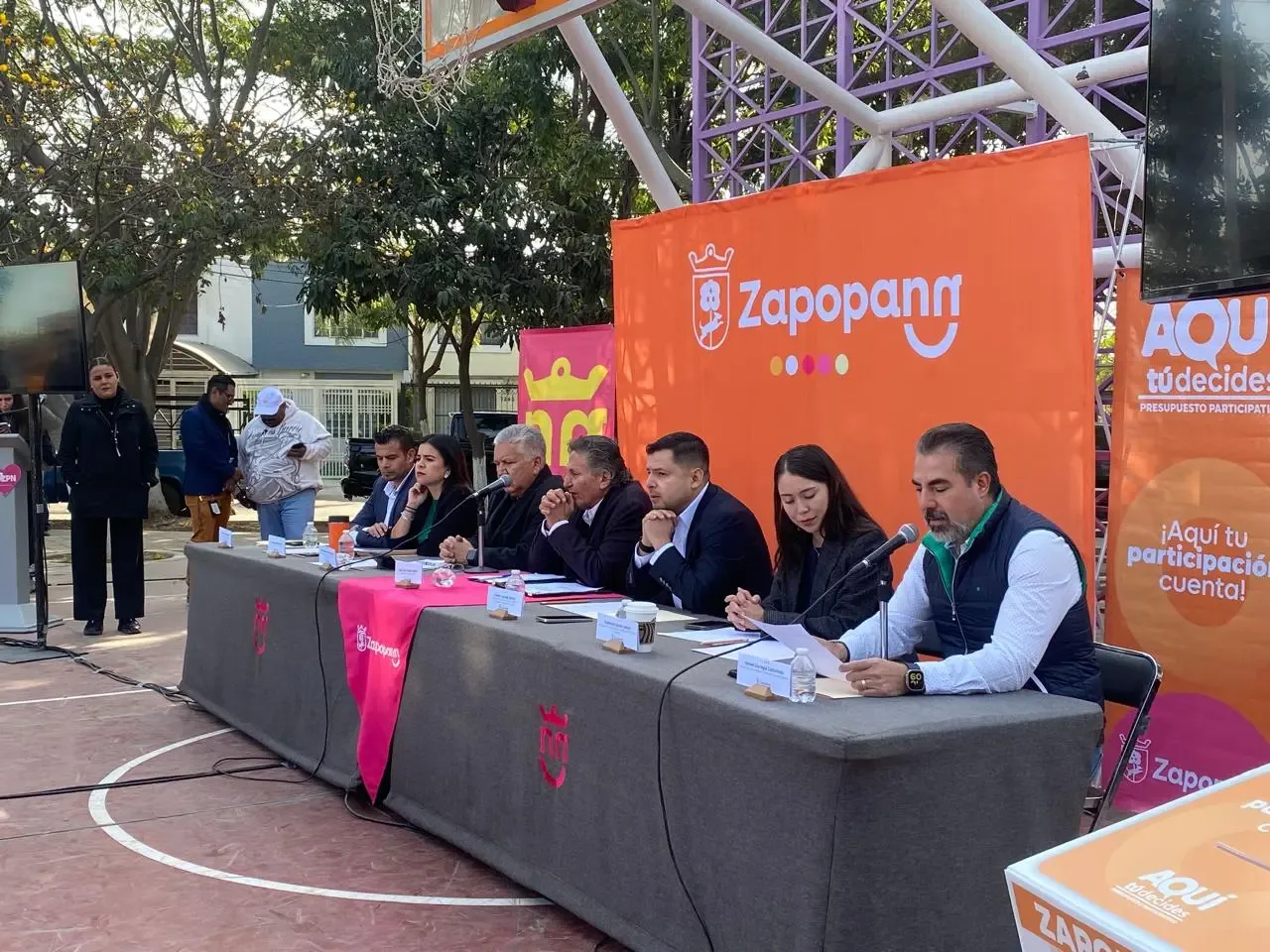 Ciudadanos de Zapopan participan en la votación de obras del presupuesto 2026.