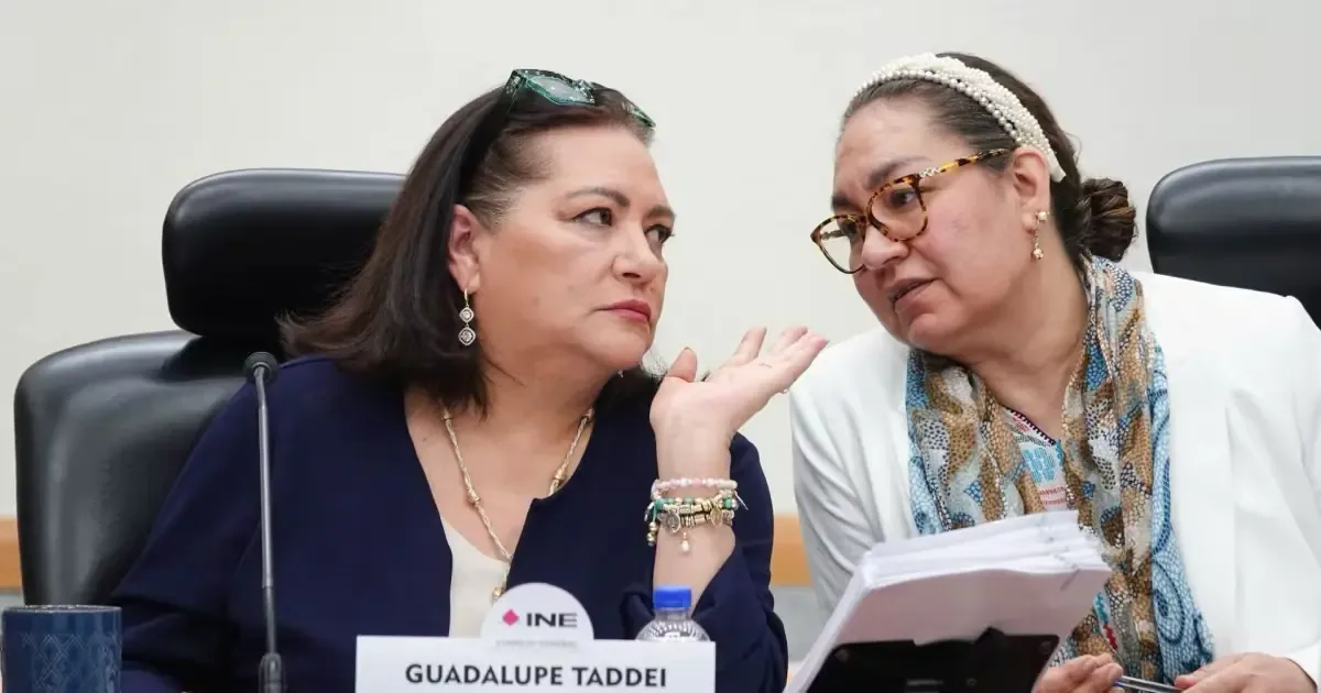 La renuncia de la secretaria ejecutiva genera incertidumbre en el INE a un día del inicio del proceso electoral.