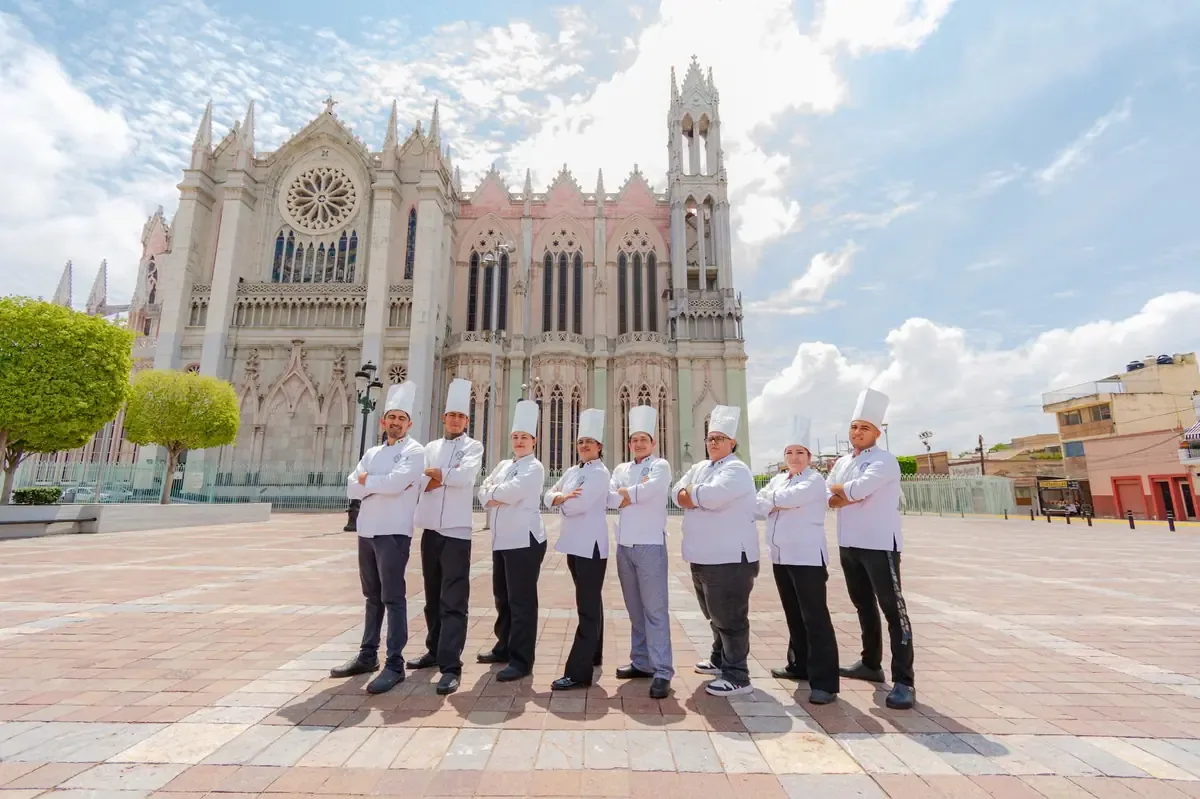 Claudia Ruiz se convierte en la primera ganadora de «MasterChef México 24/7» tras una intensa competencia de 15 semanas.