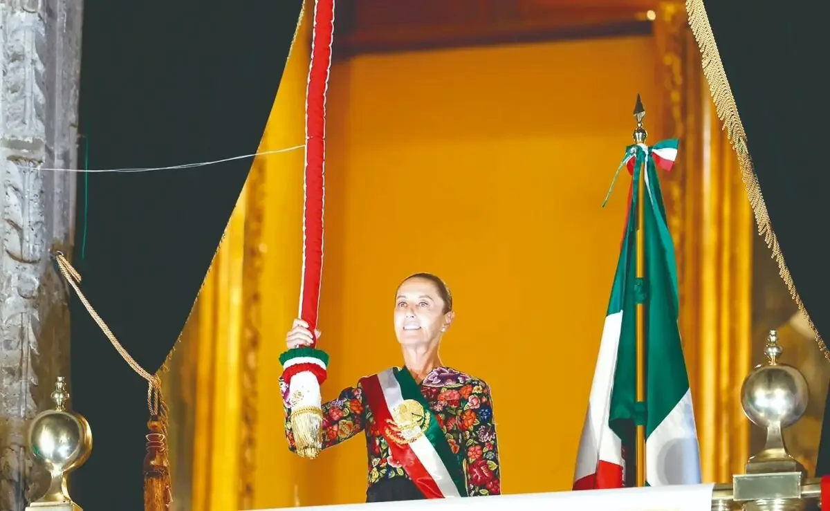 La presidenta evocó a héroes y heroínas de la patria en una ceremonia llena de júbilo y tradición.