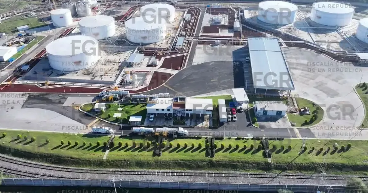 La presidenta de México informó que la investigación de la FGR concluyó que el combustible tenía todos los permisos.