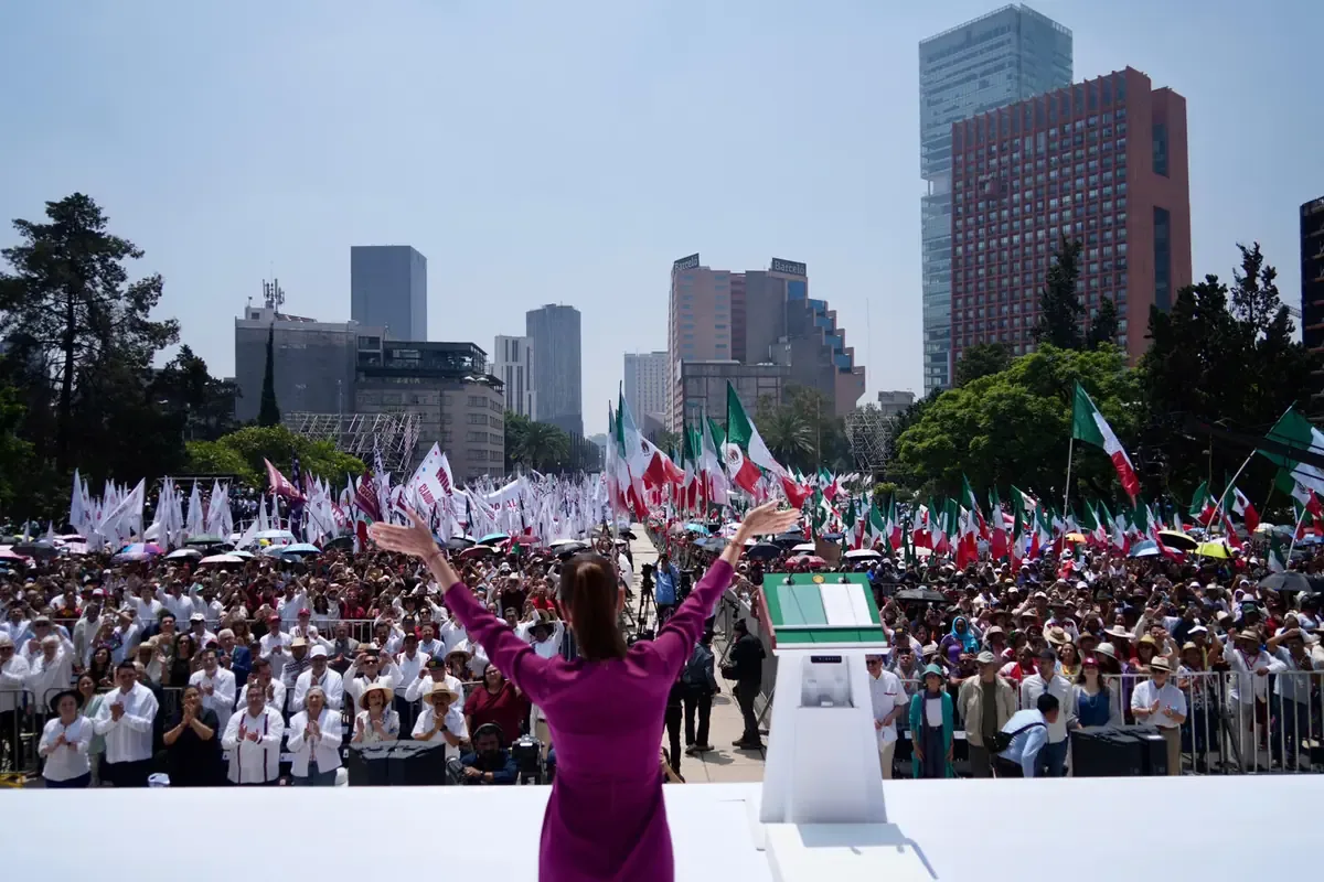 La presidenta lucha por la soberanía nacional ante cuestionamientos y un escenario electoral complicado.