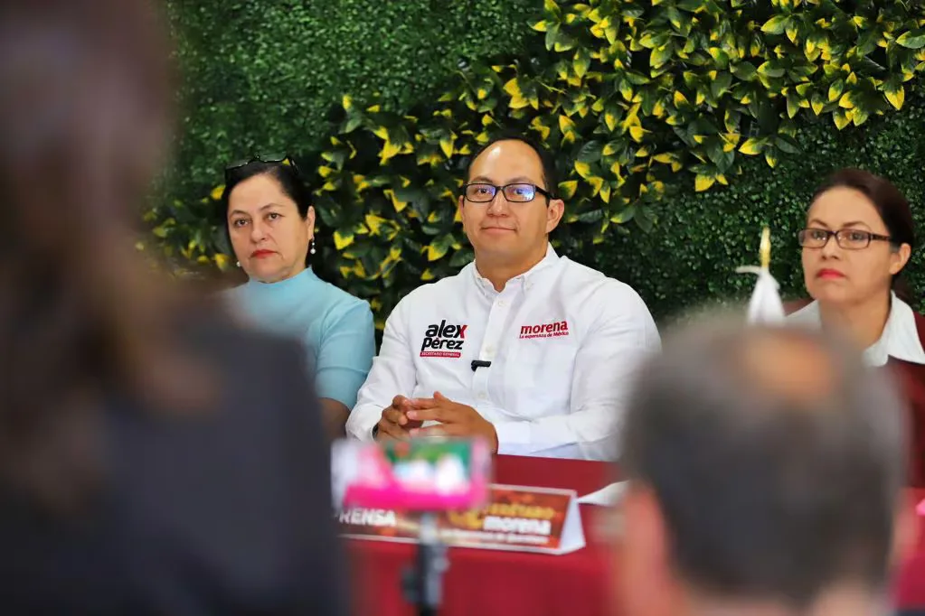 Claudia Sheinbaum destaca inversiones en infraestructura durante su visita a Querétaro.