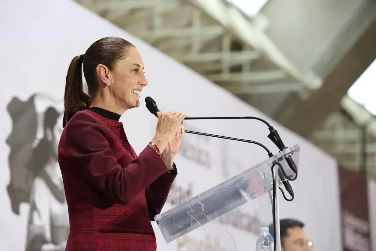 La presidenta mostró logros en infraestructura y programas sociales, destacando el saneamiento del río Atoyac.