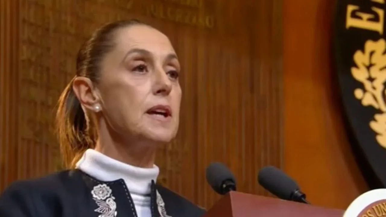 Claudia Sheinbaum durante su discurso en el aniversario de la Constitución.