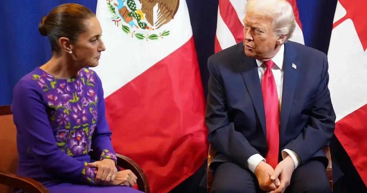 Claudia Sheinbaum durante una conferencia de prensa analizando su estrategia política.