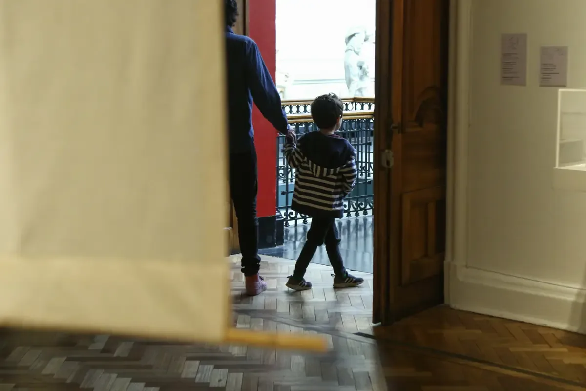 La trata y explotación de niños es un problema global que requiere atención urgente.