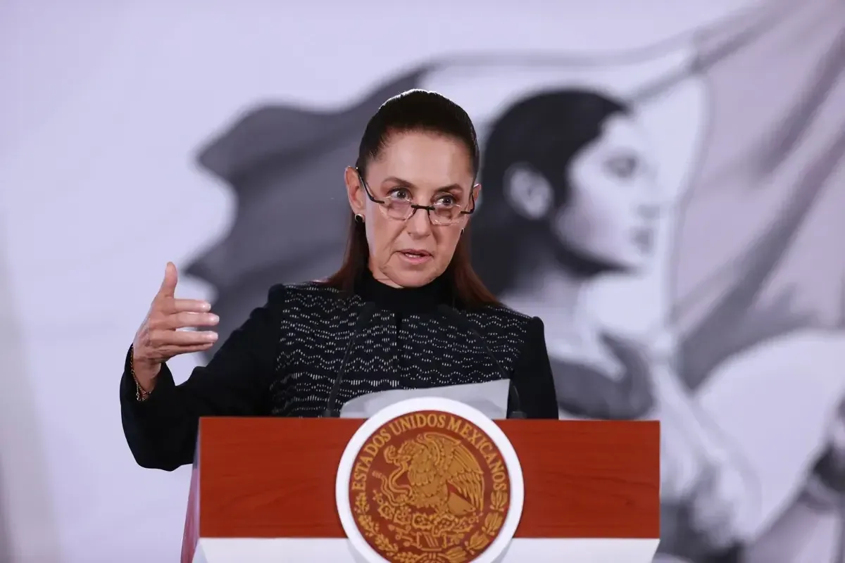 La presidenta de México expresa apoyo a las familias tras la tragedia en celebraciones por la victoria futbolística.