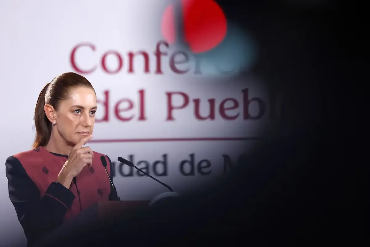 La presidenta mexicana destaca en un entorno político complicado y mantiene su popularidad.