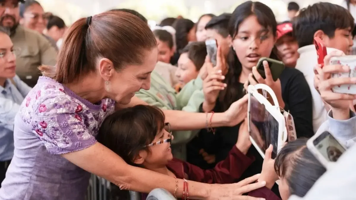 La presidenta promueve el amor a la patria y la educación en Baja California.