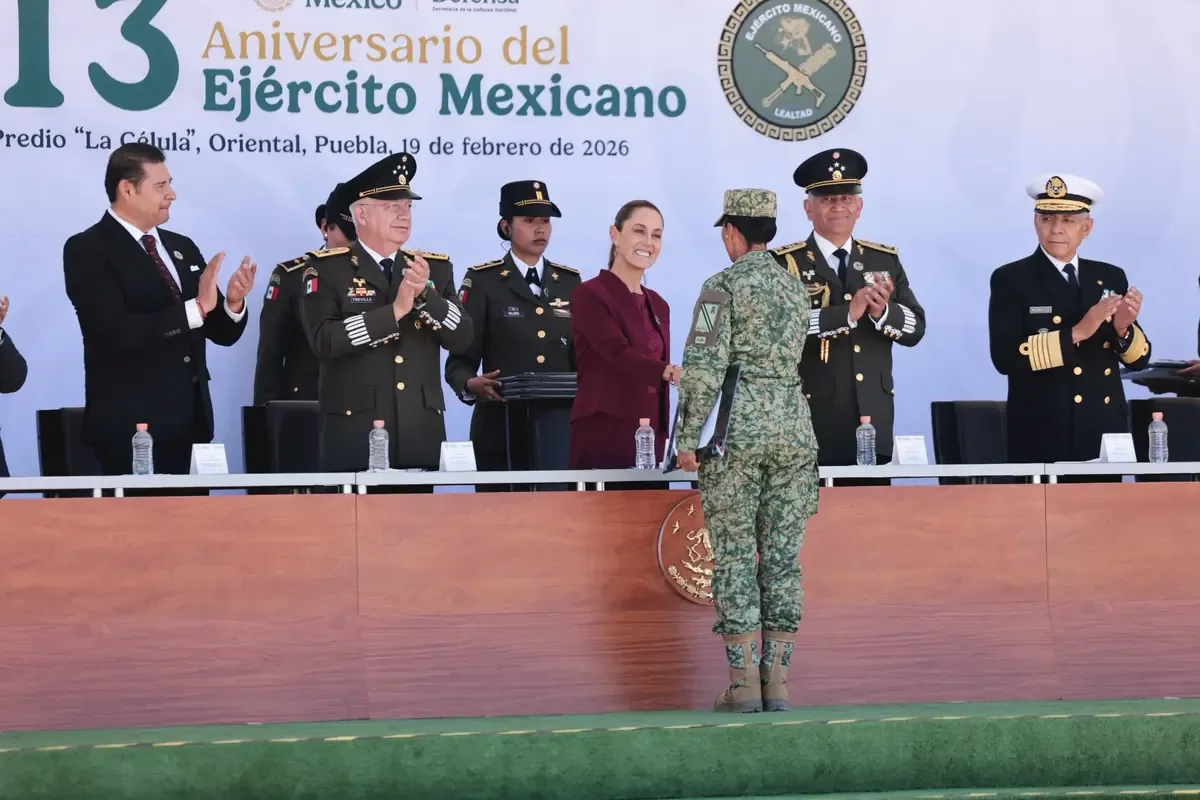 Claudia Sheinbaum Pardo resalta la importancia del Ejército Mexicano en la defensa de la nación y su origen popular.