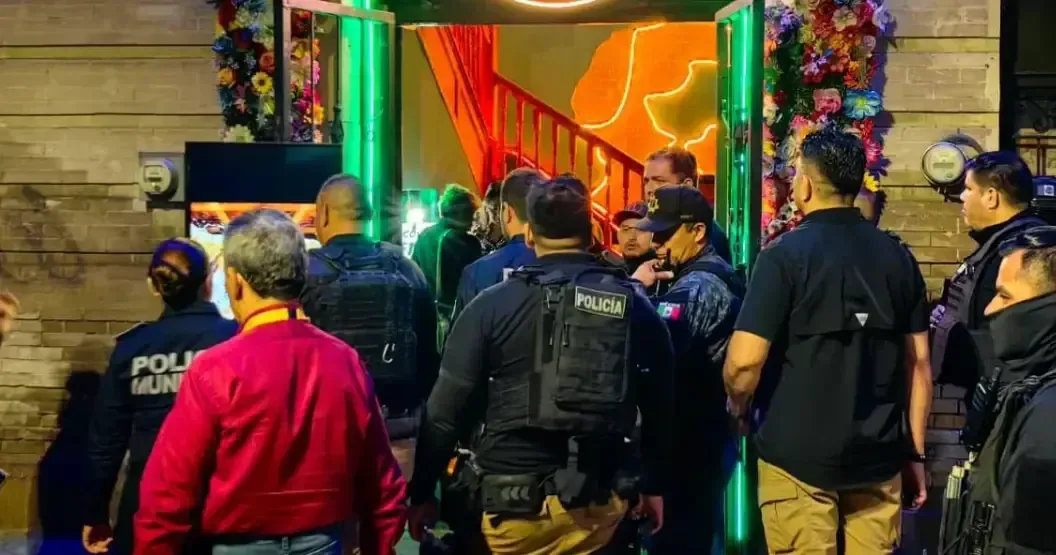 Un operativo en bares de Saltillo concluye con la clausura de Excalibur por diversas irregularidades.