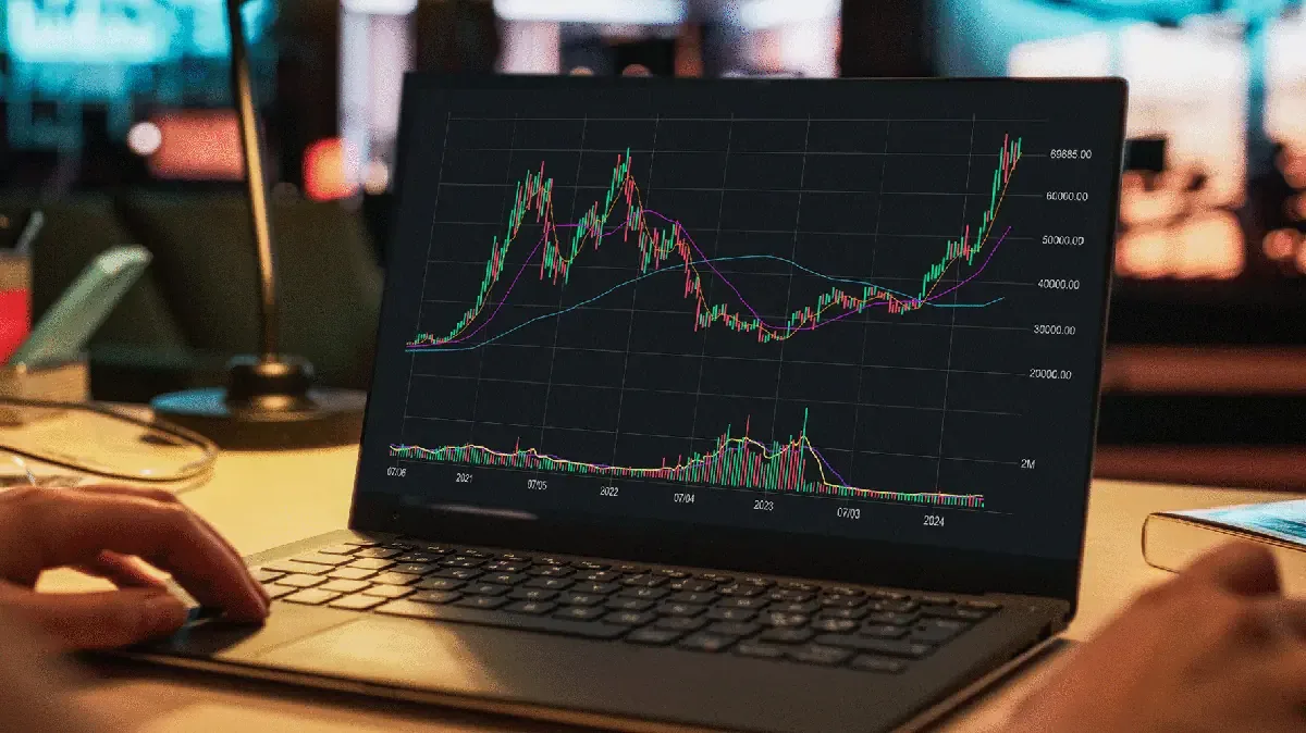 Dominar la contabilidad permite tomar decisiones financieras informadas y evitar errores críticos.
