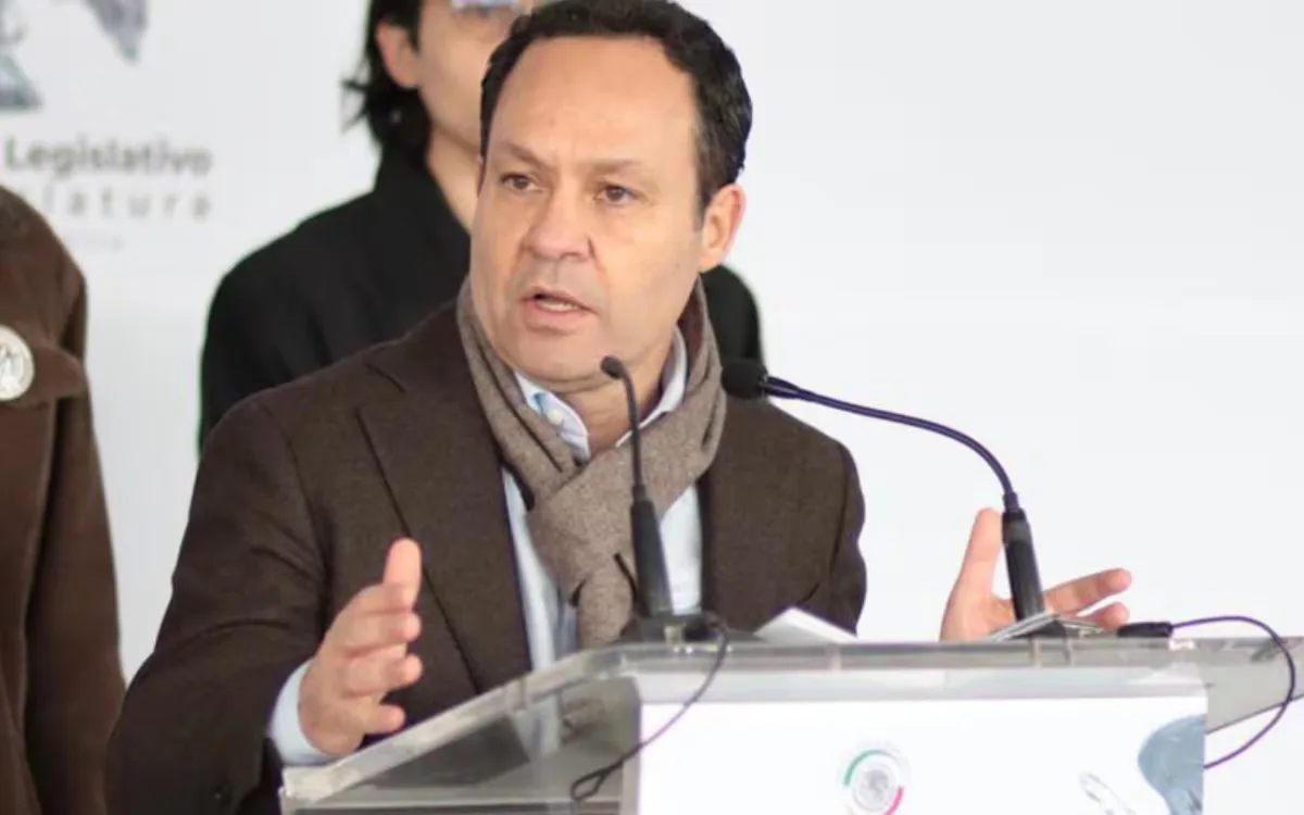 Clemente Castañeda, coordinador de Movimiento Ciudadano, durante su declaración sobre la reforma electoral.