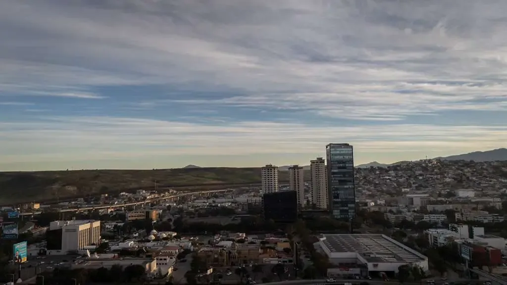 Clima despejado en Tijuana este sábado, con ambiente cálido.