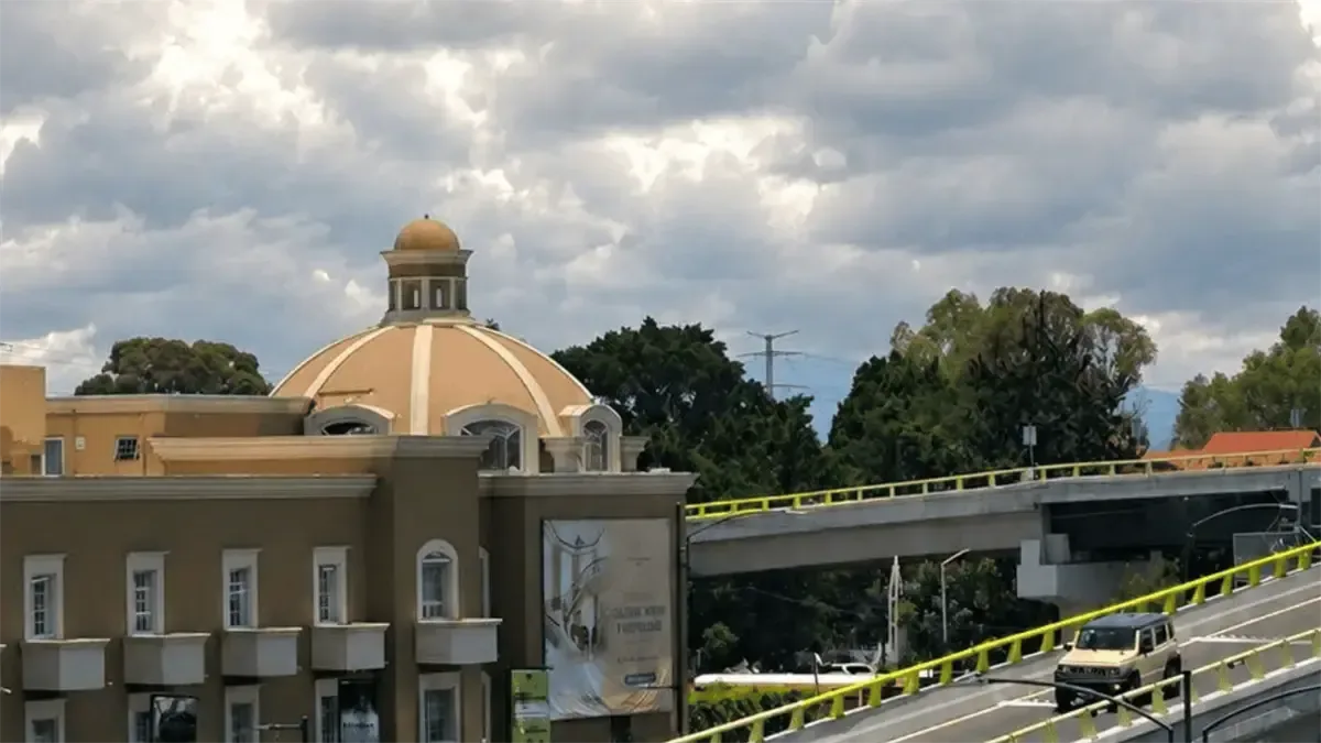 Se prevé clima fresco a frío en Querétaro, con lluvias aisladas y ráfagas de viento.