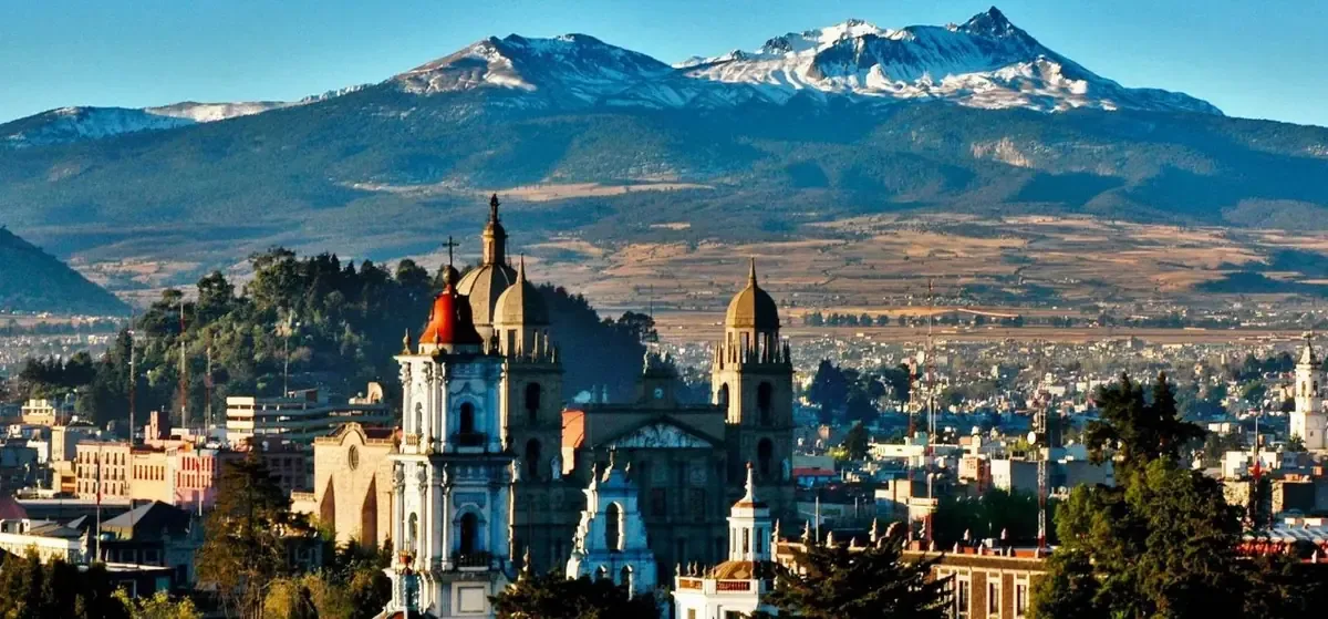 Este sábado, Toluca presenta un clima mayormente nublado con alta probabilidad de lluvia en la tarde.