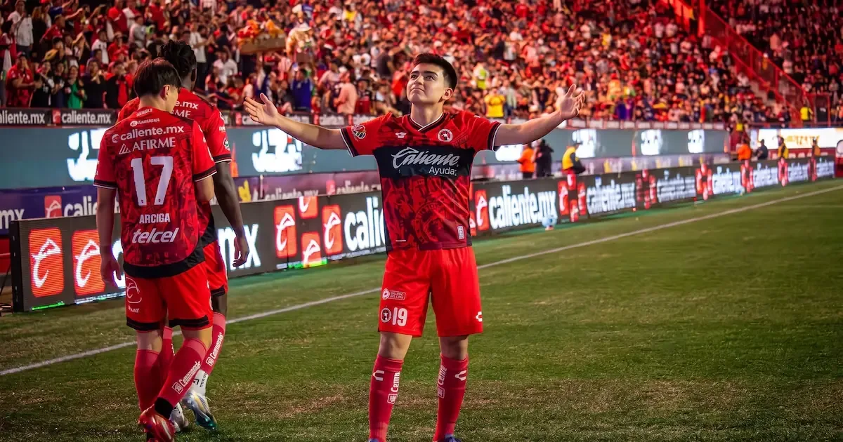 Gilberto Mora, figura juvenil del futbol mexicano, es buscado por grandes clubes europeos.