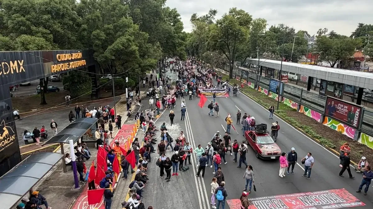La manifestación de docentes fue impedida por un fuerte operativo policial.