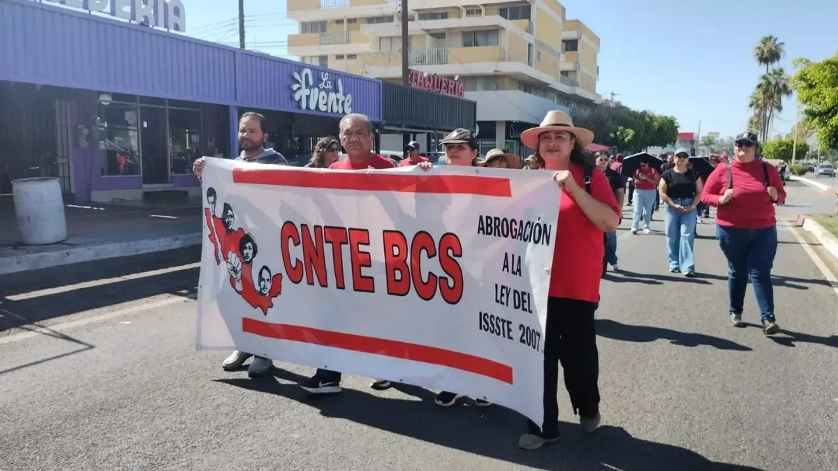La CNTE cuestiona la consulta sobre el nuevo sistema laboral y demanda mejoras en educación.