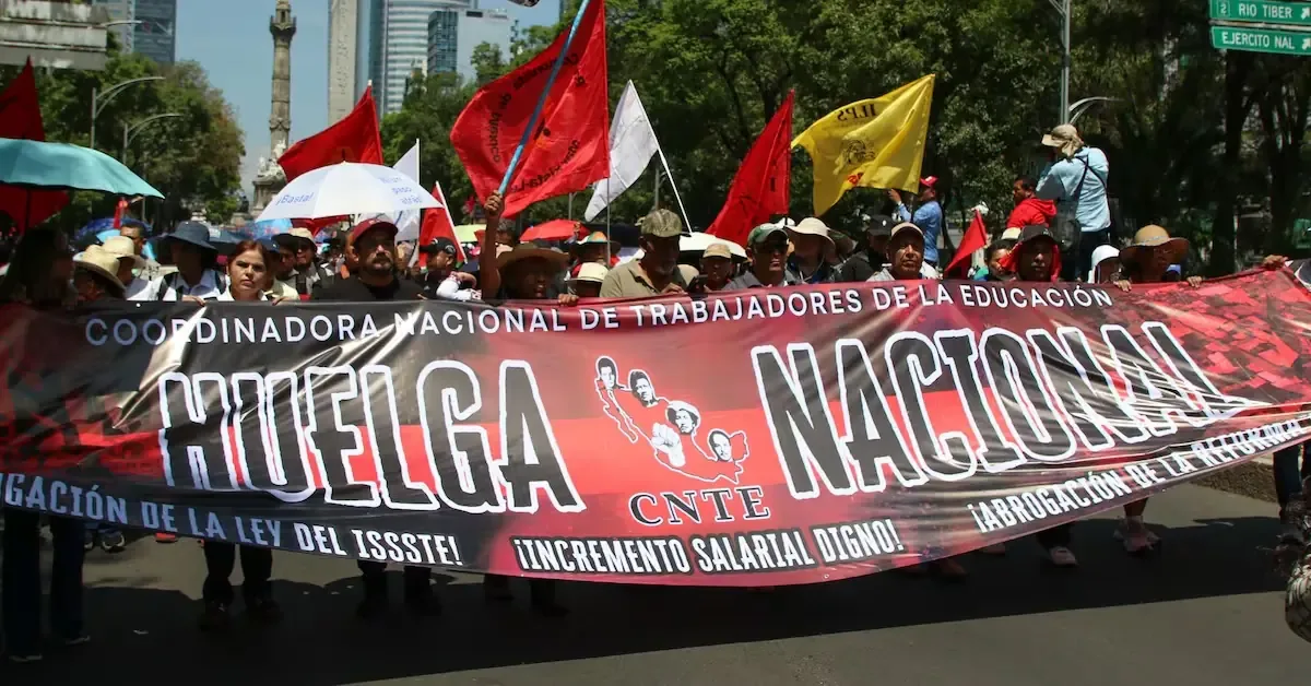 Los docentes buscan visibilizar sus demandas laborales y sociales.
