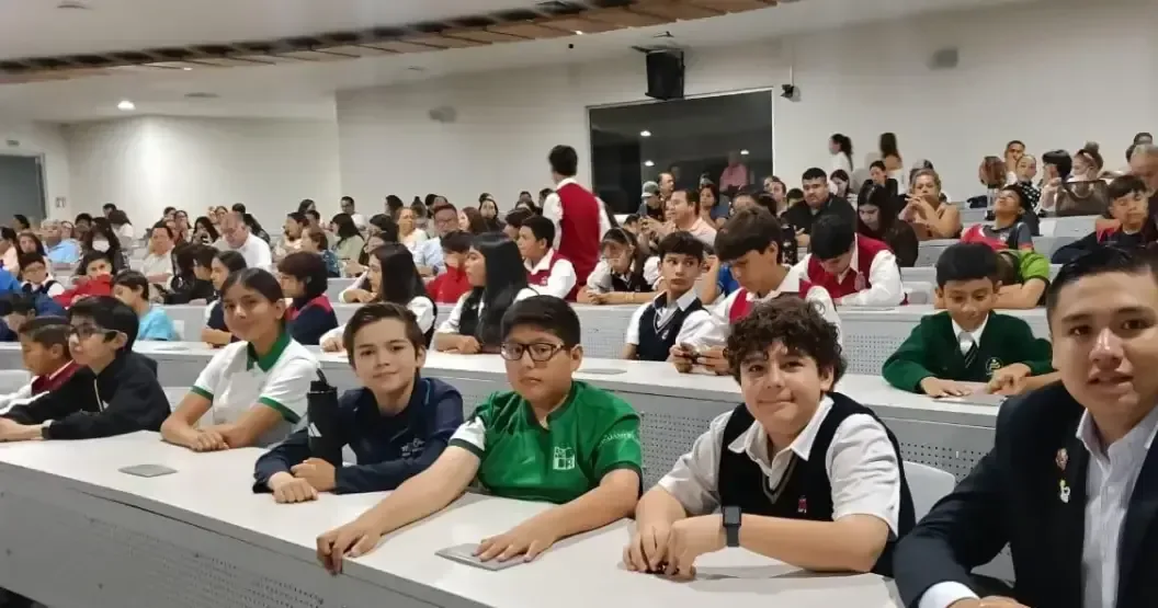 Estudiantes destacan en la Olimpiada Mexicana de Matemáticas, reflejando su gran potencial académico.