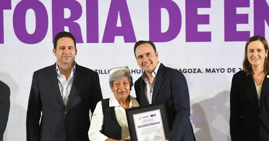 La celebración del Día de la Enfermera incluyó premios y anunciados compromisos de inversión en salud.