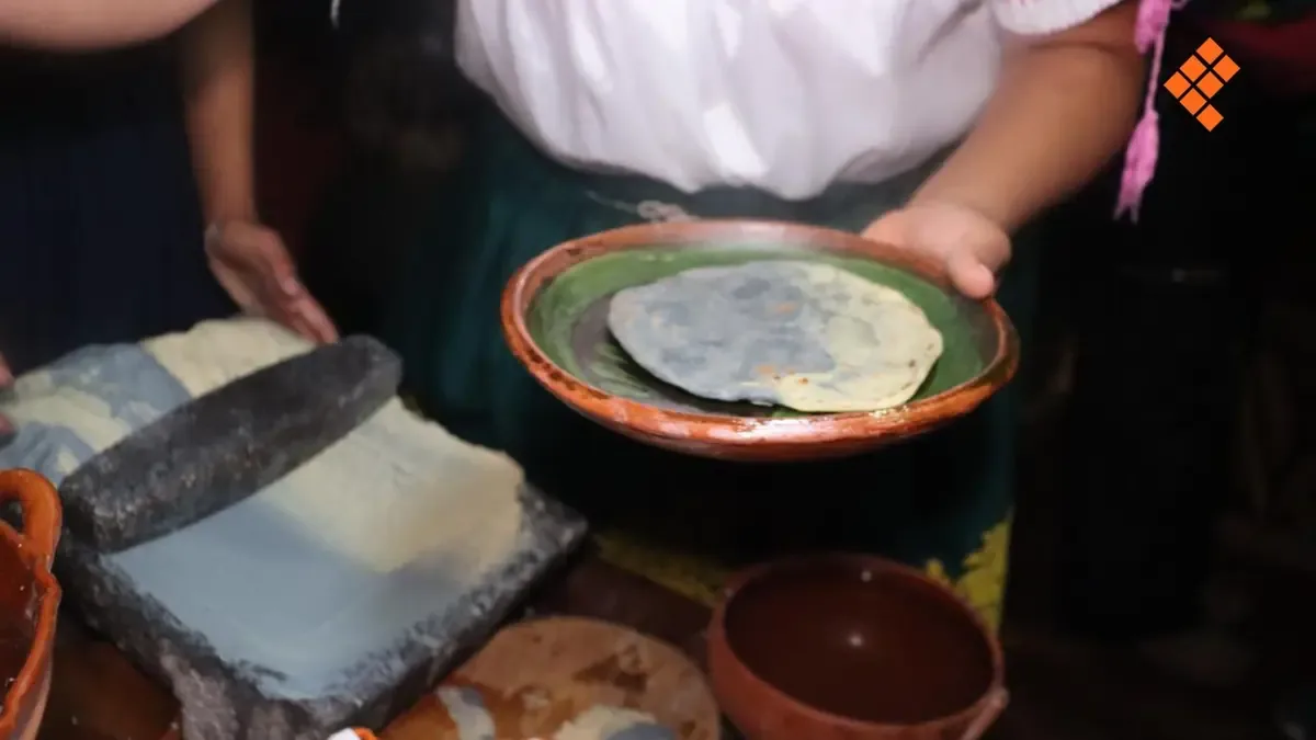 La cocina de Berenice Flores preserva la identidad cultural de Michoacán a través de sus platillos tradicionales.