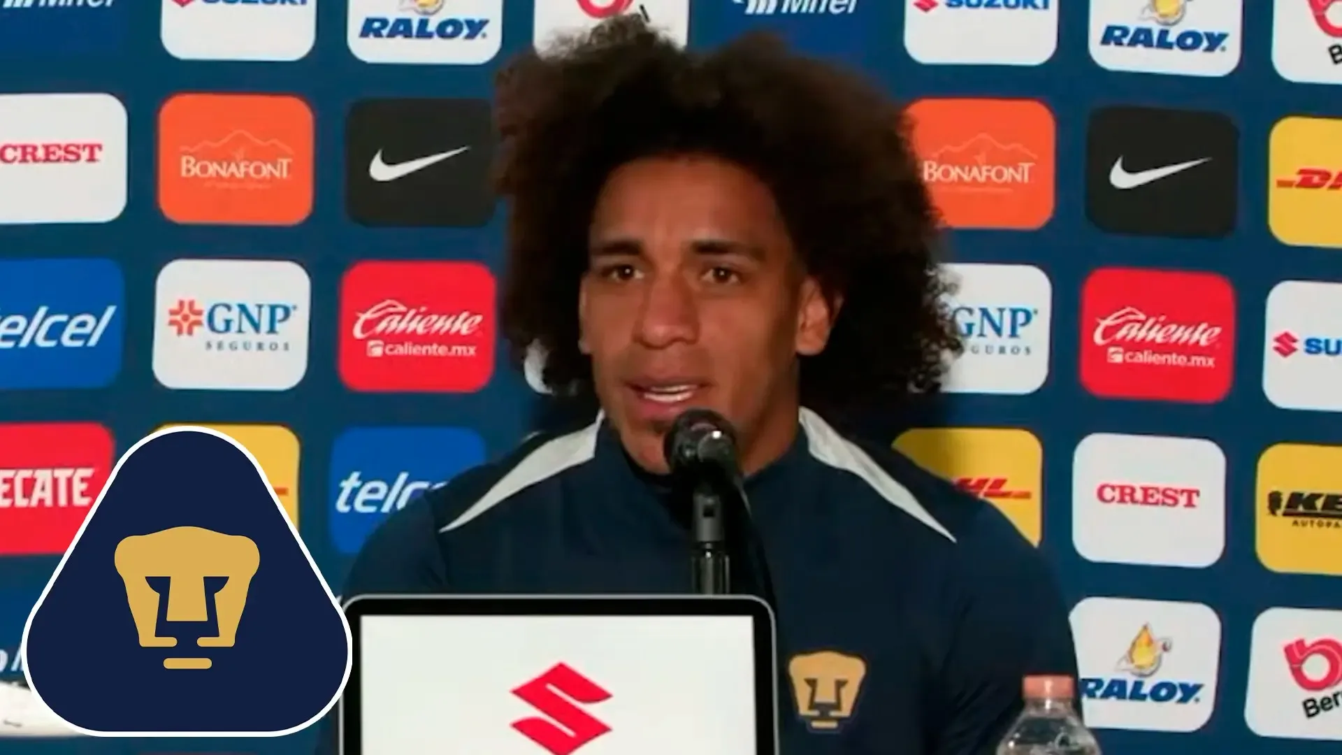 Coco Carrasquilla en conferencia de prensa analizando la situación actual de Pumas.