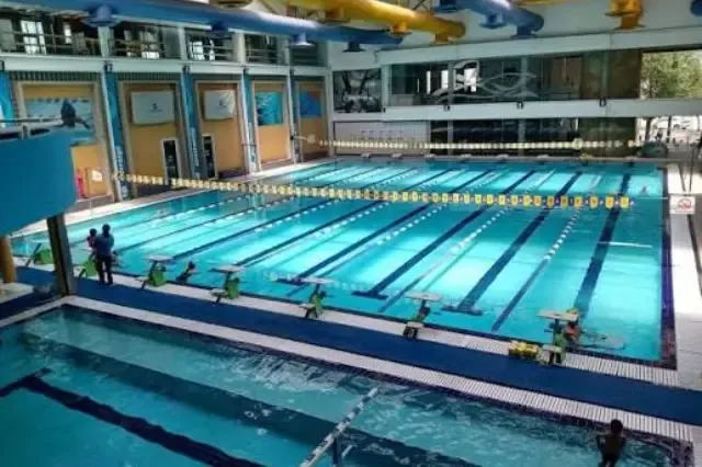 Un desprendimiento en el área de vapor del club genera preocupaciones sobre el mantenimiento y la seguridad del establecimiento.