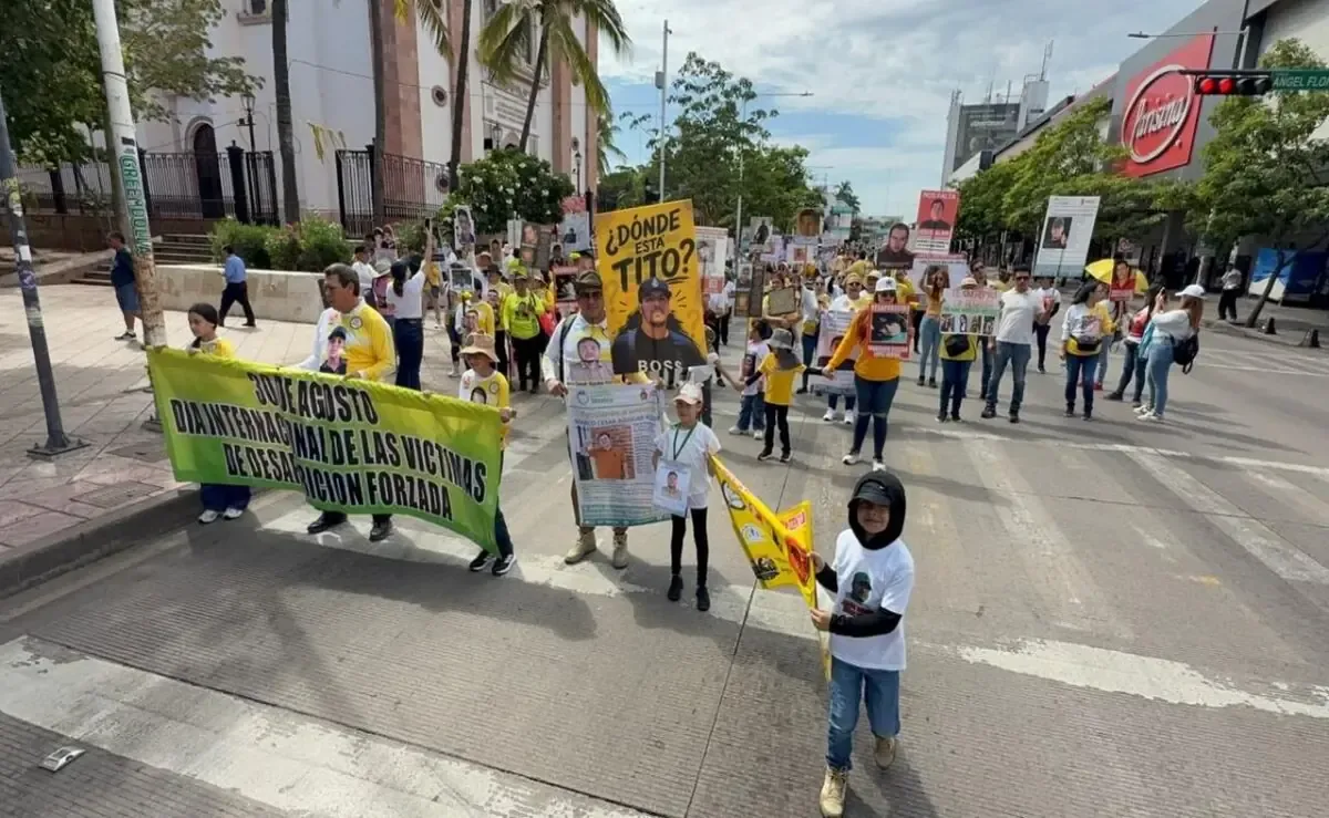 En el Día Internacional de las Víctimas de Desapariciones, familias de desaparecidos marcharon por sus seres queridos.